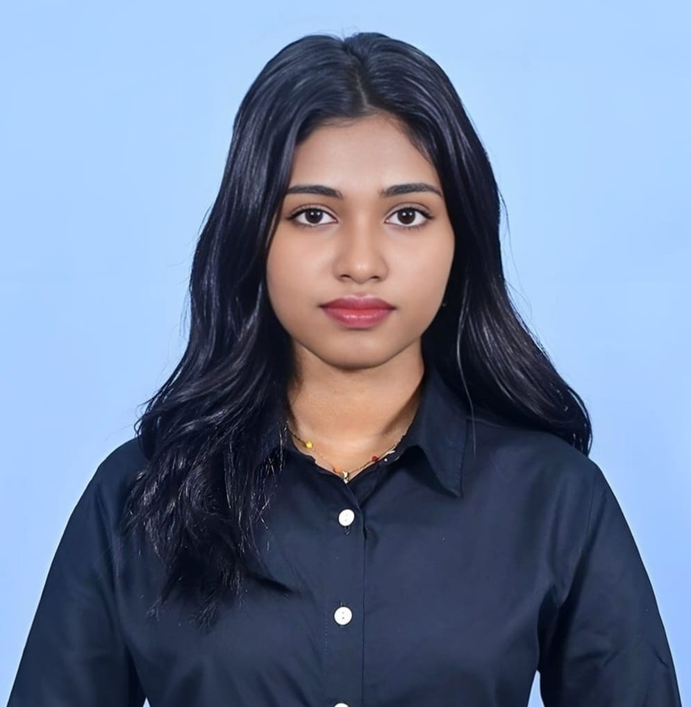 Portrait of Manisha Fernando, team member 3